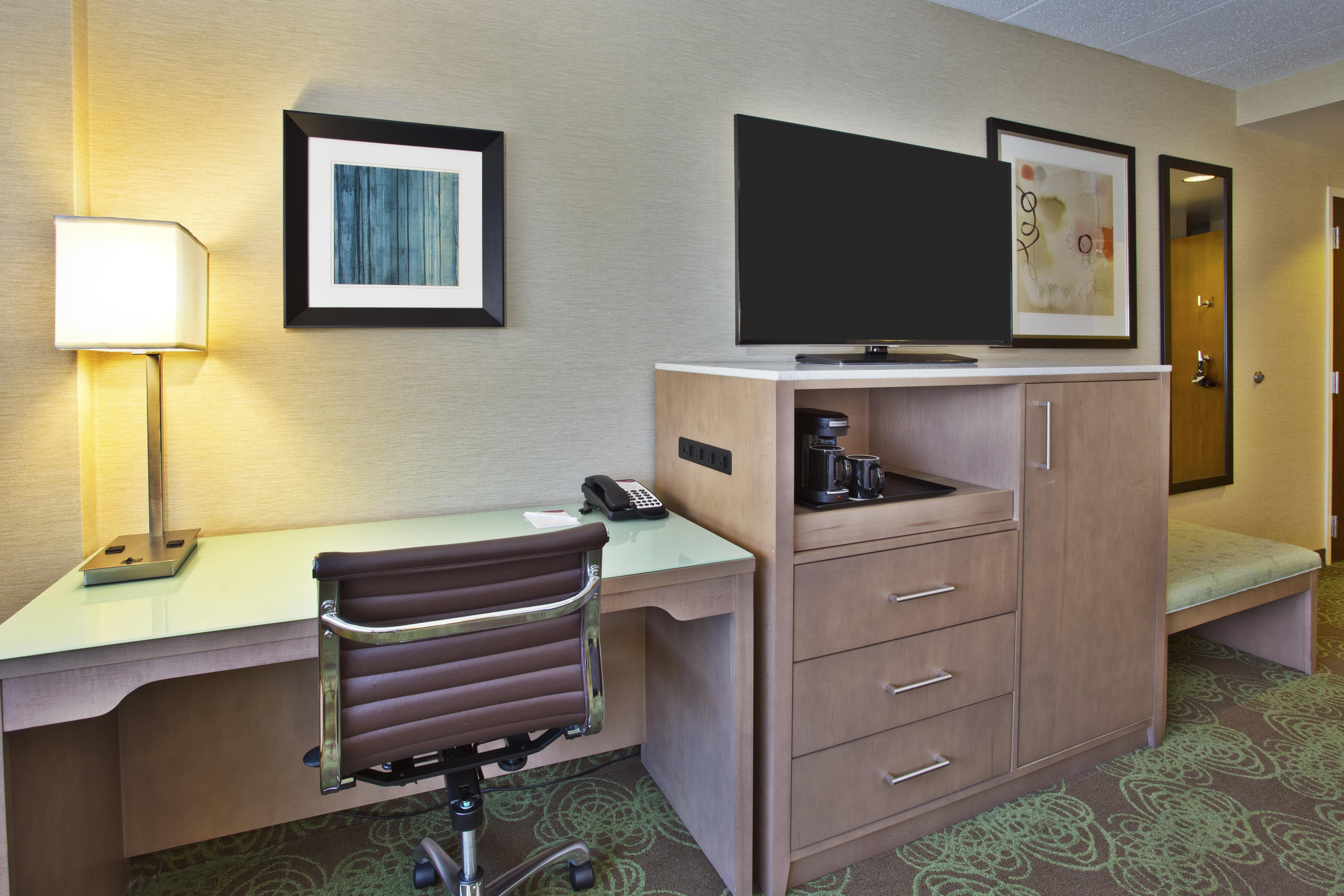 Отель Crowne Plaza Lansing By Ihg Экстерьер фото