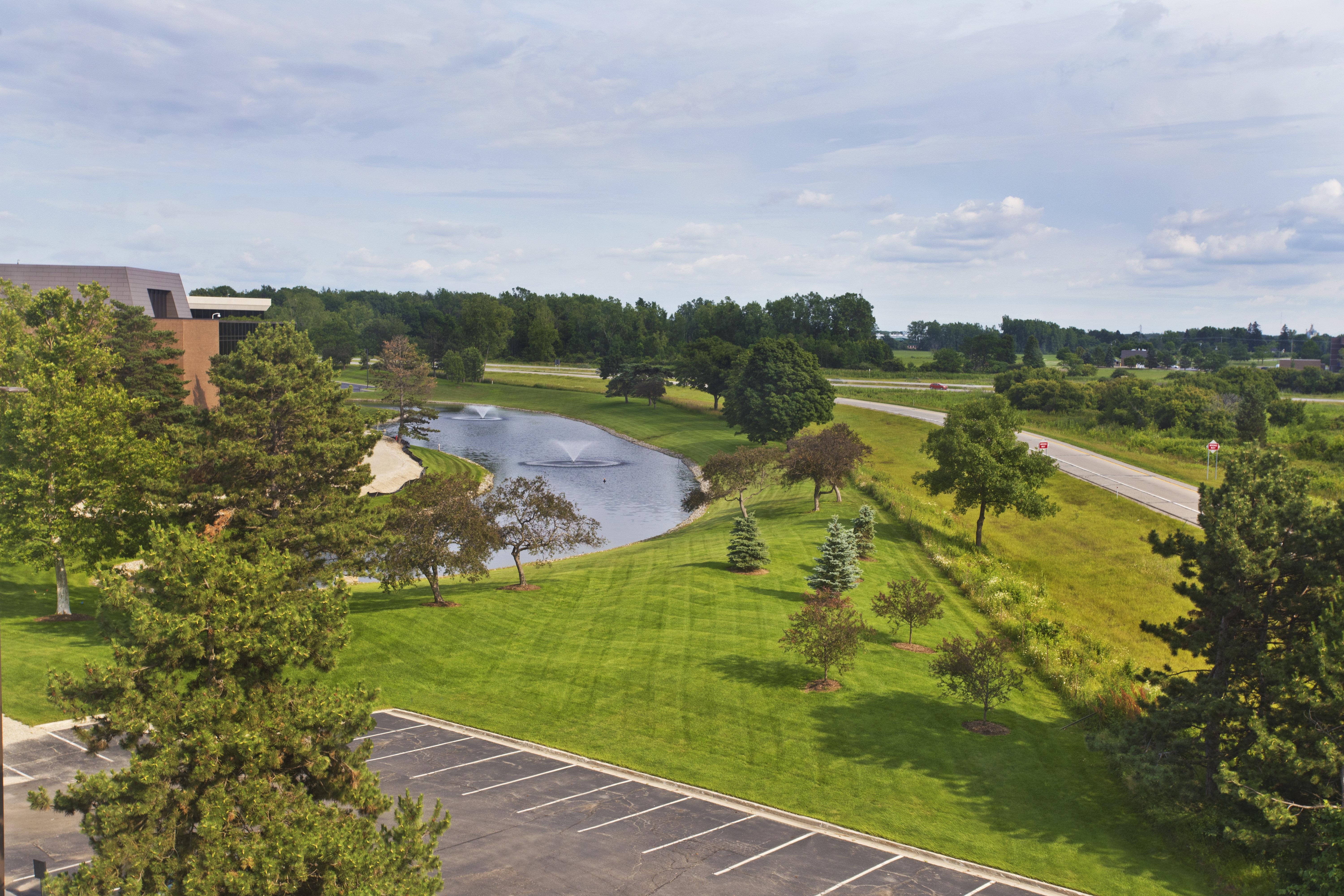 Отель Crowne Plaza Lansing By Ihg Экстерьер фото