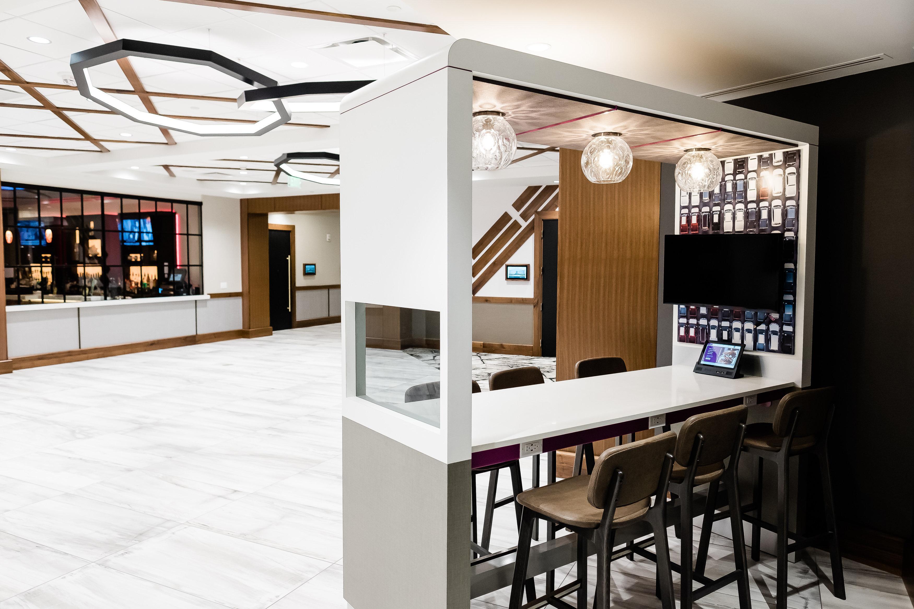 Отель Crowne Plaza Lansing By Ihg Экстерьер фото