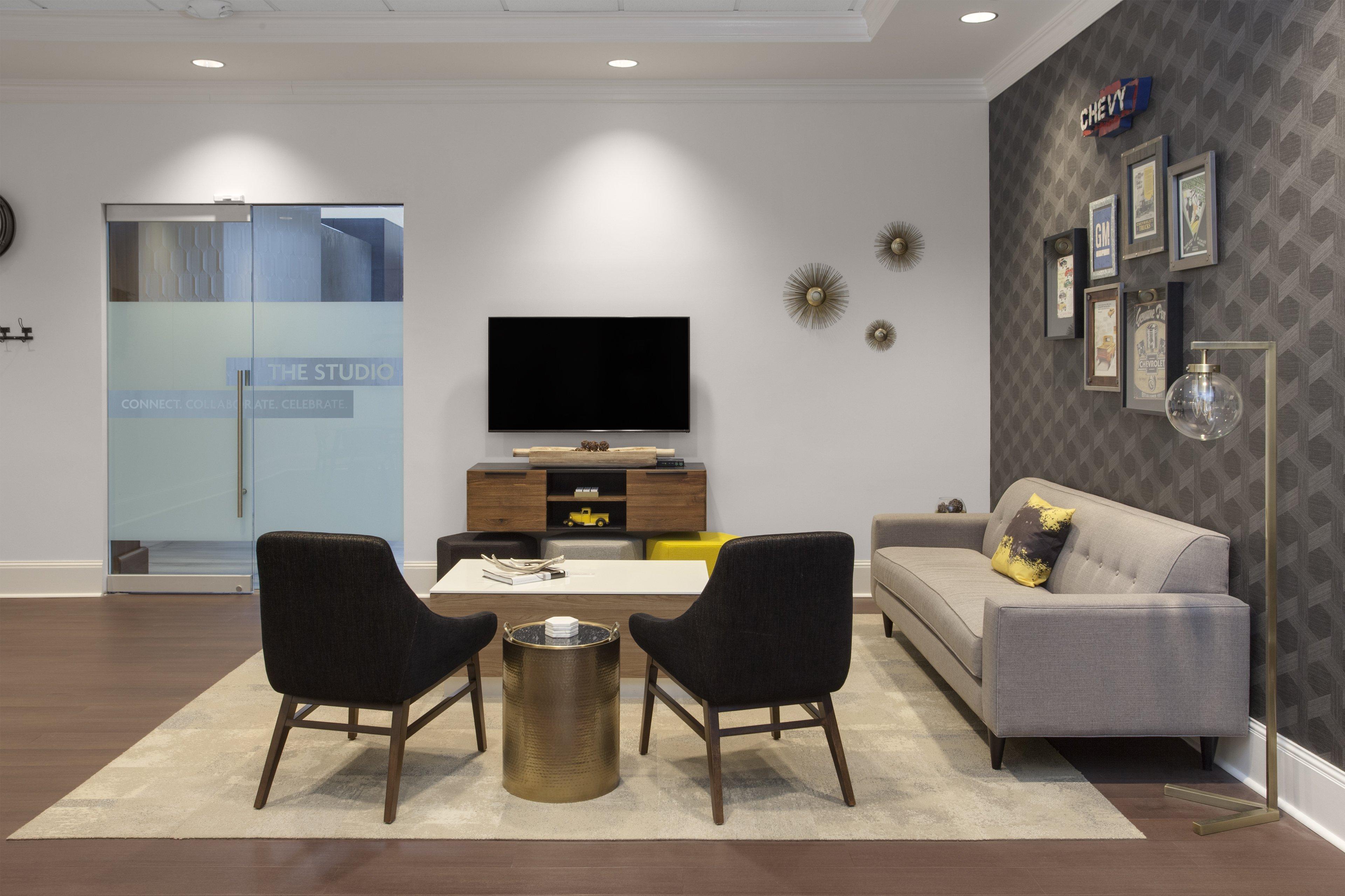 Отель Crowne Plaza Lansing By Ihg Экстерьер фото