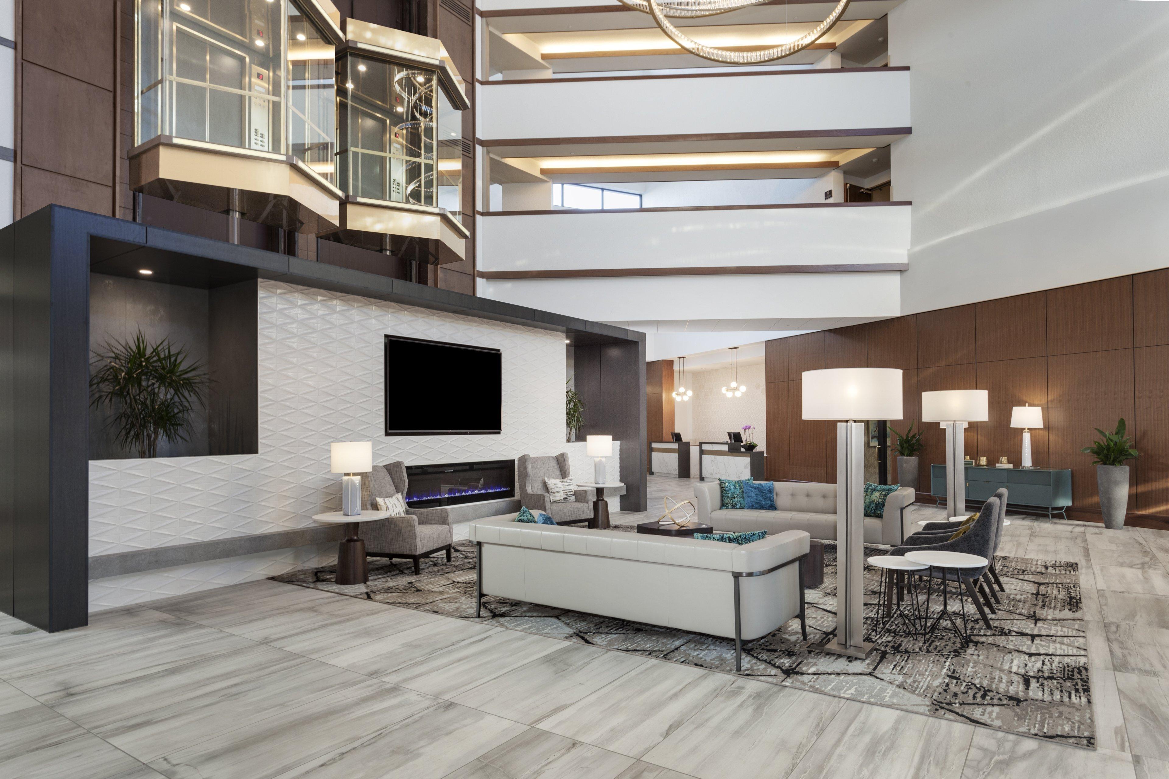 Отель Crowne Plaza Lansing By Ihg Экстерьер фото