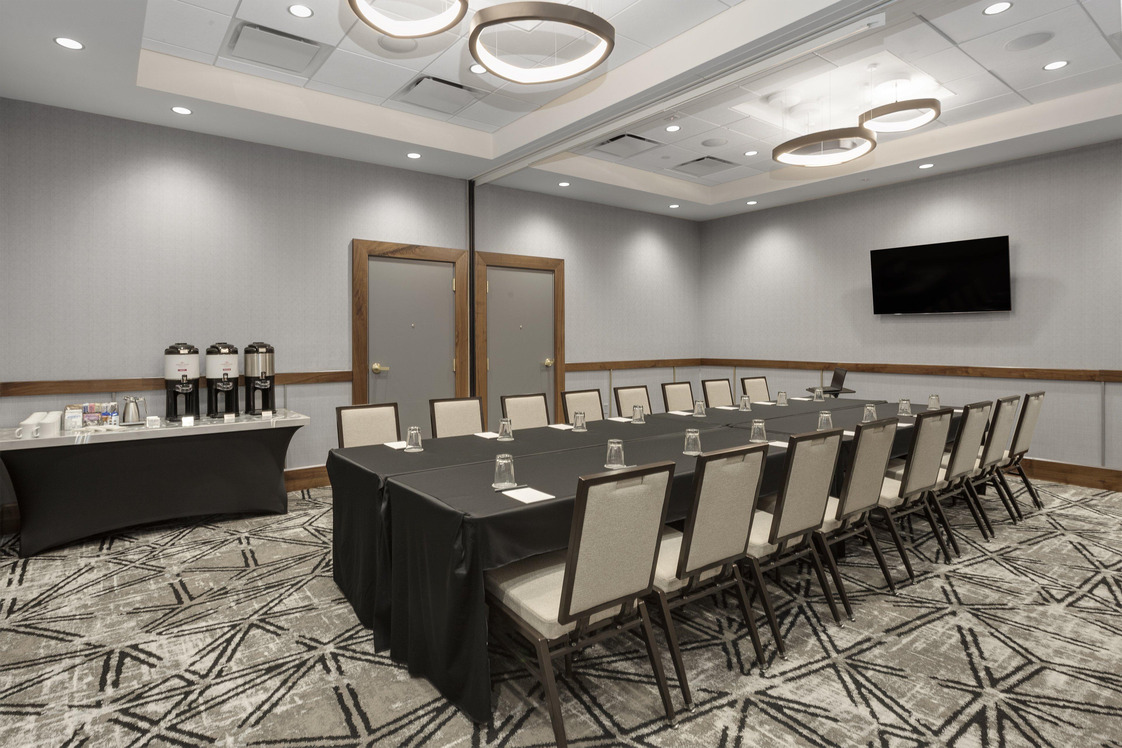 Отель Crowne Plaza Lansing By Ihg Экстерьер фото