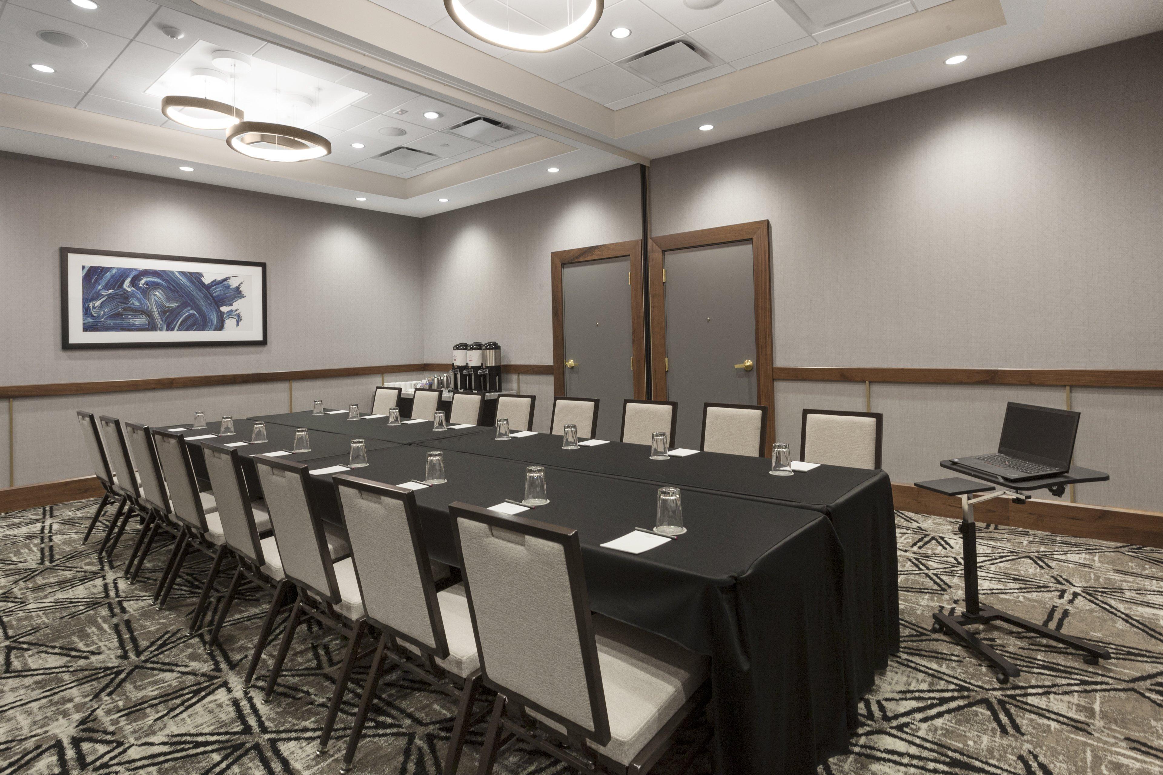 Отель Crowne Plaza Lansing By Ihg Экстерьер фото