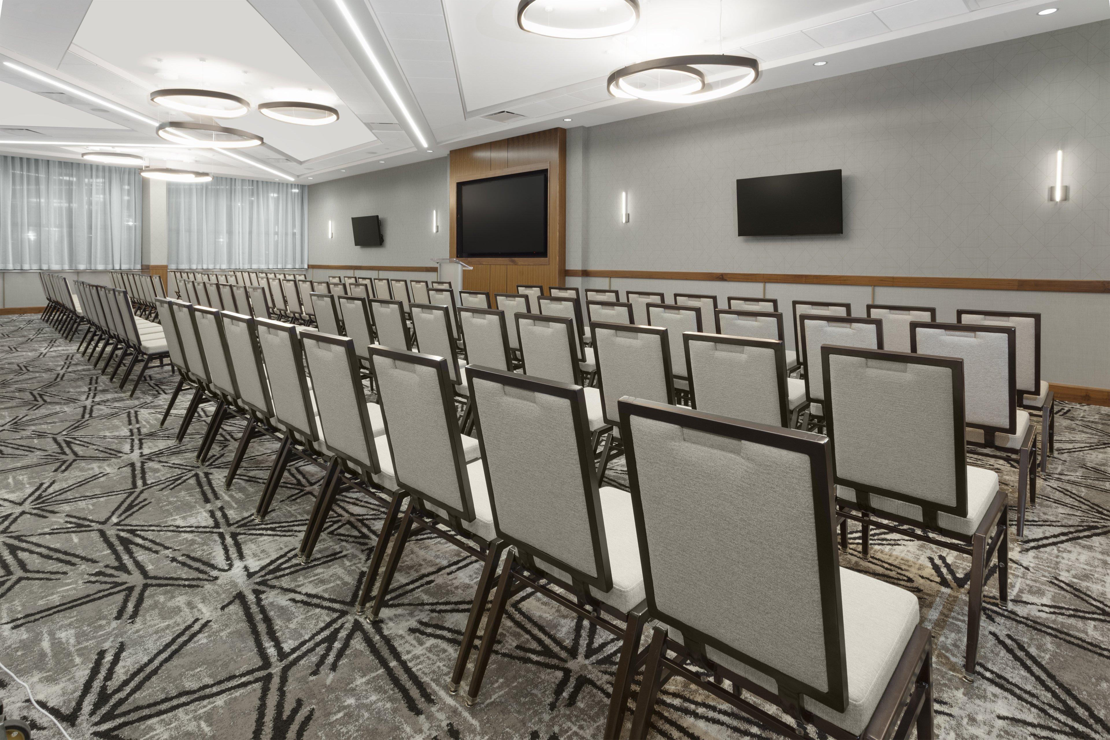 Отель Crowne Plaza Lansing By Ihg Экстерьер фото