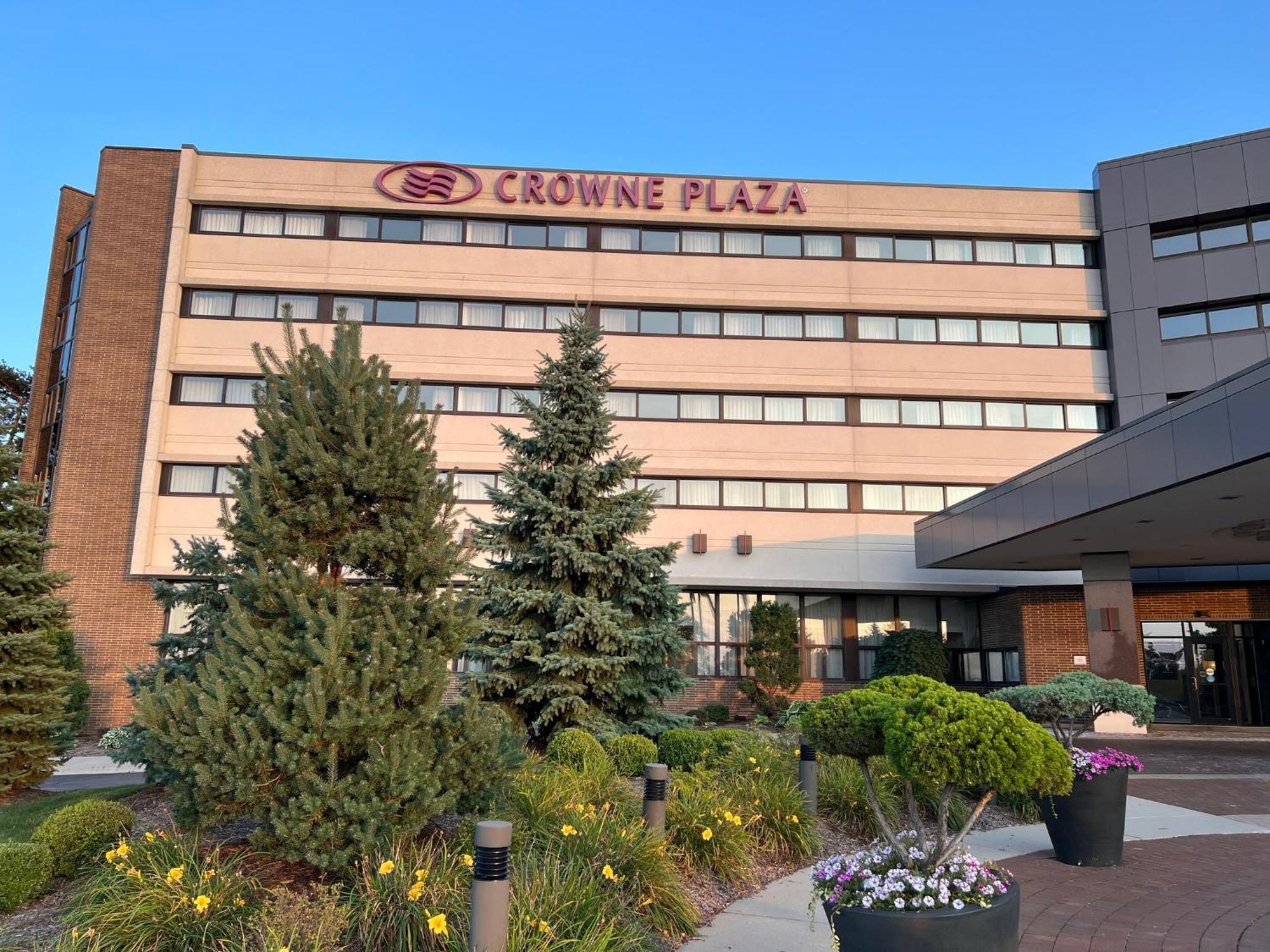 Отель Crowne Plaza Lansing By Ihg Экстерьер фото